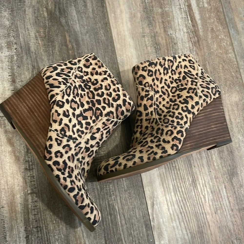 Sole Society Patsy Leopard Print Leather Side Zip Wedge Ankle Booties size 8